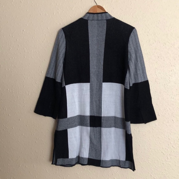 Black Label by Evan Picone Sweater - Picture 6 of 10